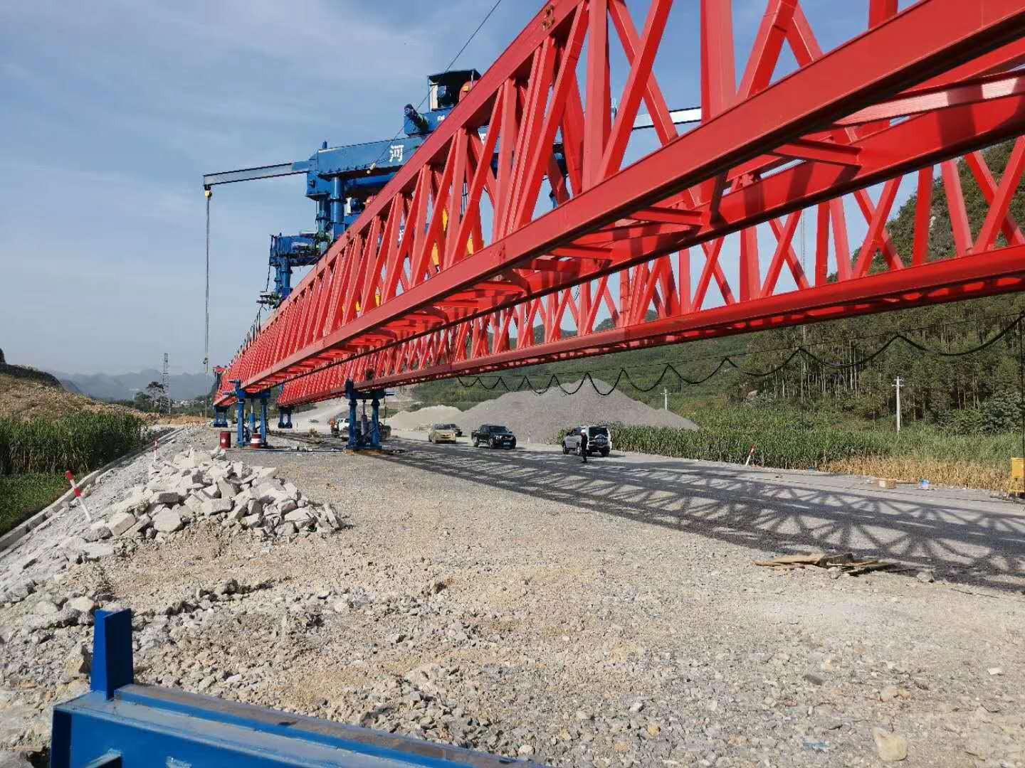 GYLQ260T-50M全新式自平衡過跨架橋機(jī)